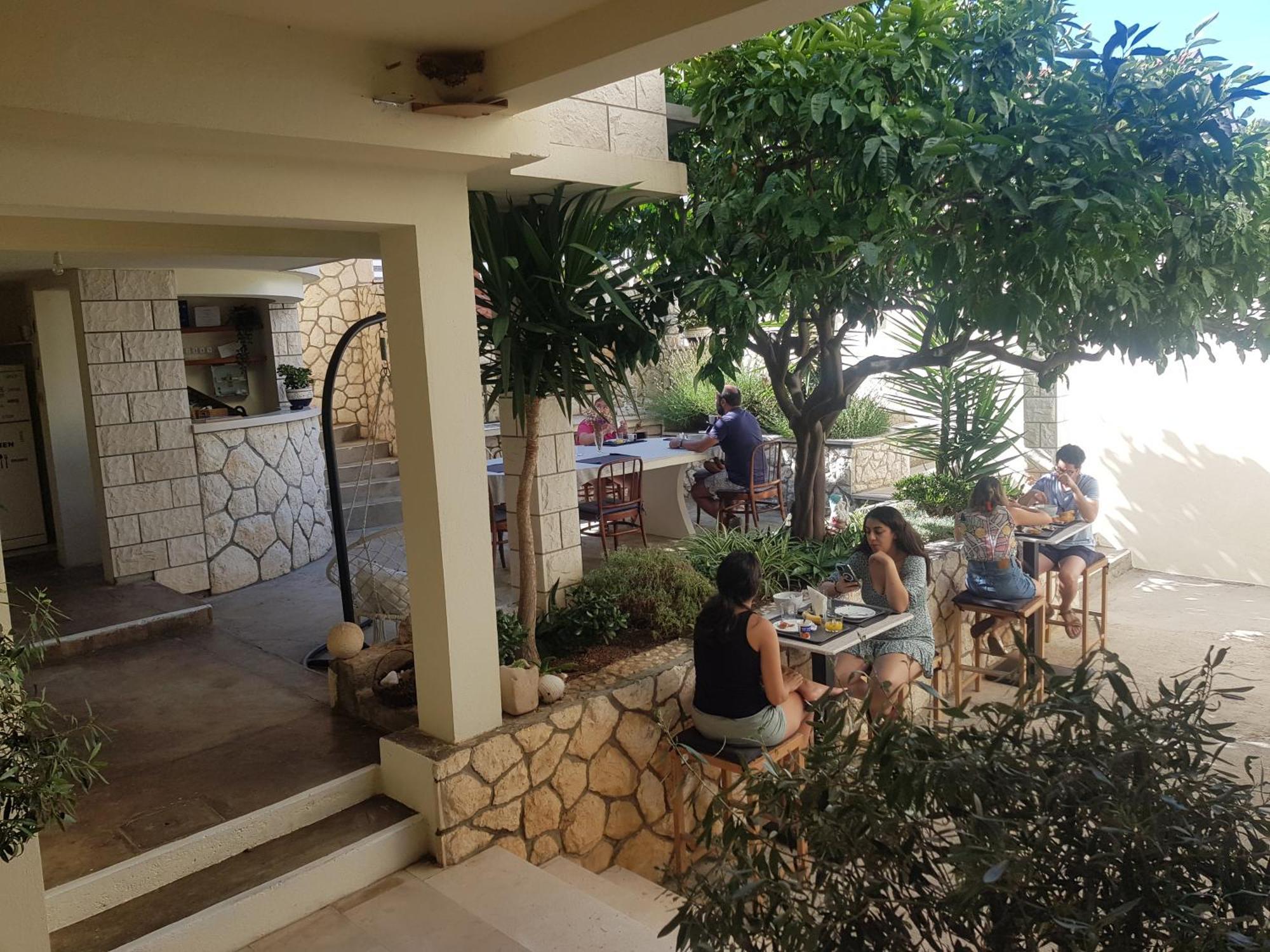 Bed & Breakfast Huljic ฮวาร์ ภายนอก รูปภาพ