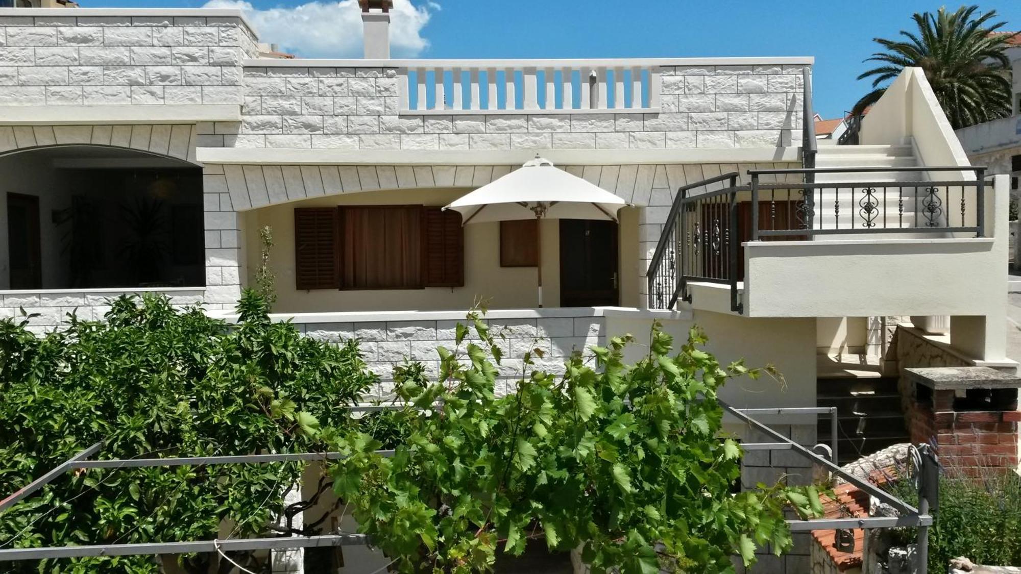 Bed & Breakfast Huljic ฮวาร์ ภายนอก รูปภาพ