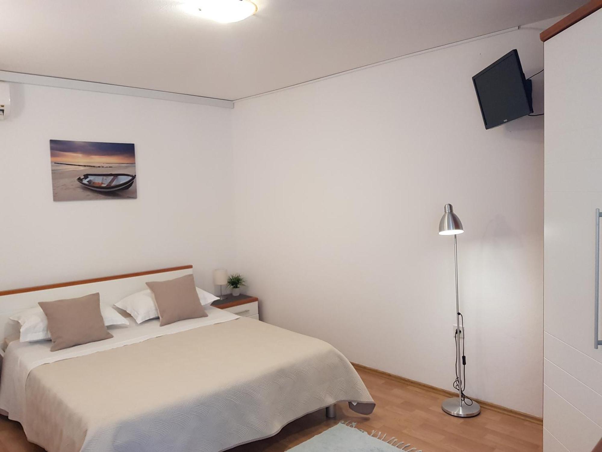 Bed & Breakfast Huljic ฮวาร์ ภายนอก รูปภาพ